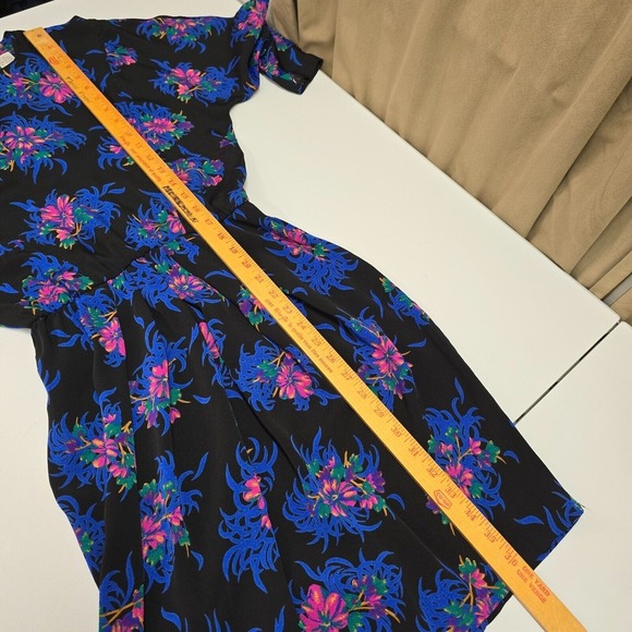 Liz Claiborne Dress Womens 6 Black Colorful Floral Rayon Mini Pleated 80s Retro - Picture 15 of 16